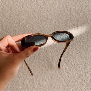 Le Specs tort 90s sunglasses
